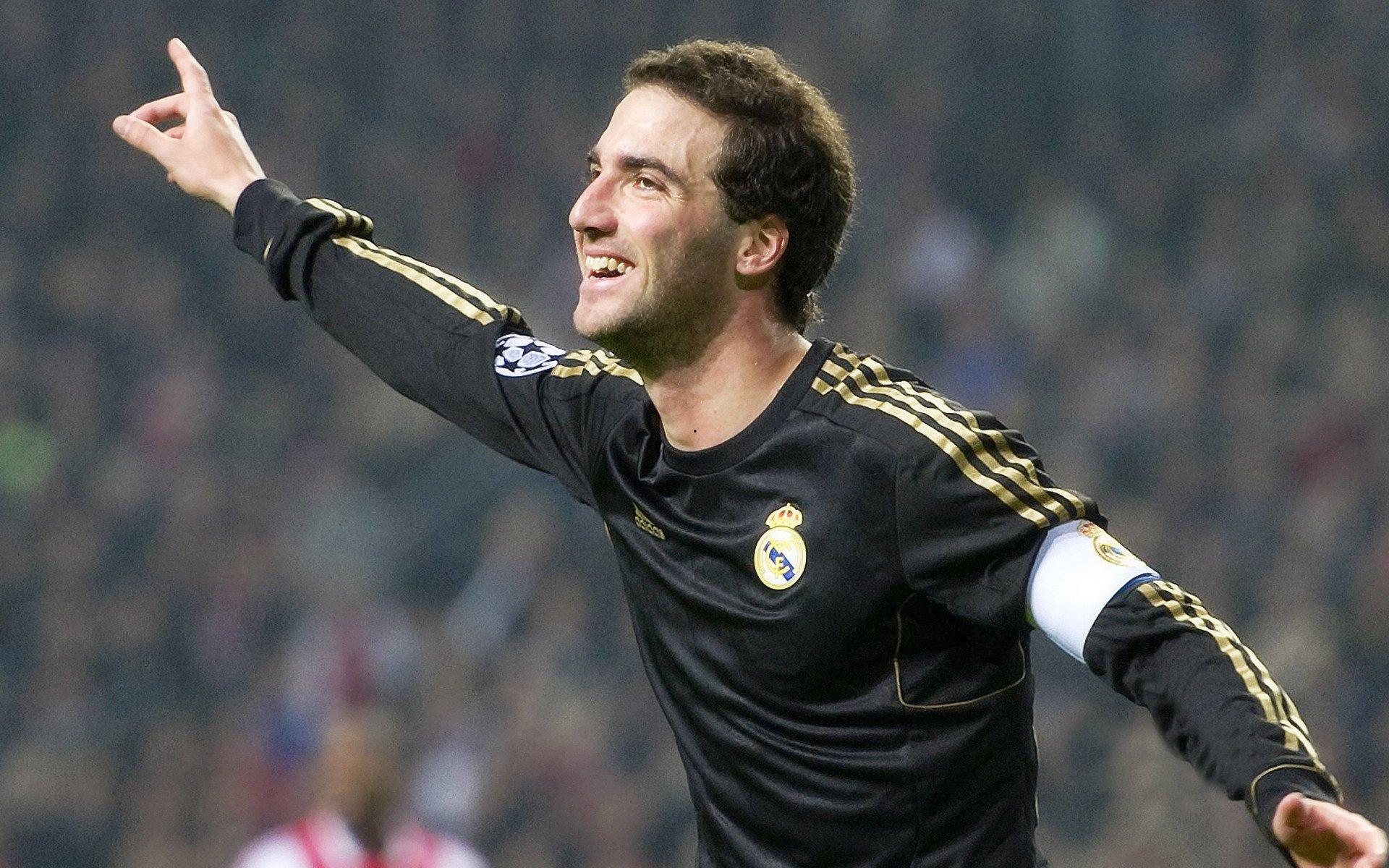 土超名宿炮轰穆里尼奥,傲慢态度撕裂更衣室,昔日队友直言他从未尊重我们